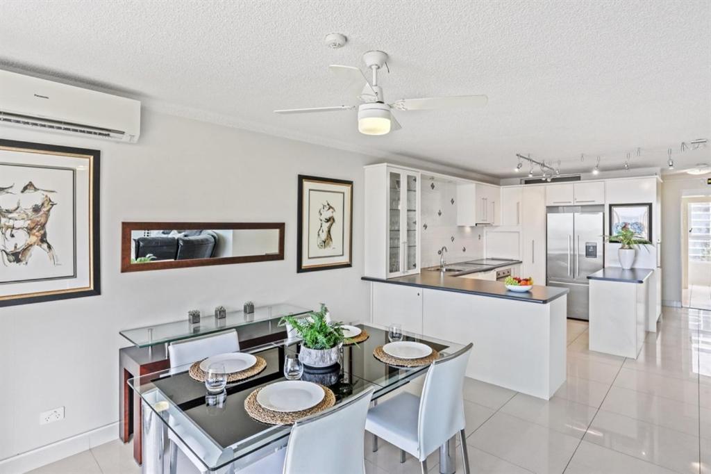 One The Esplanade Apartments On Surfers Paradise Gold Coast Eksteriør billede