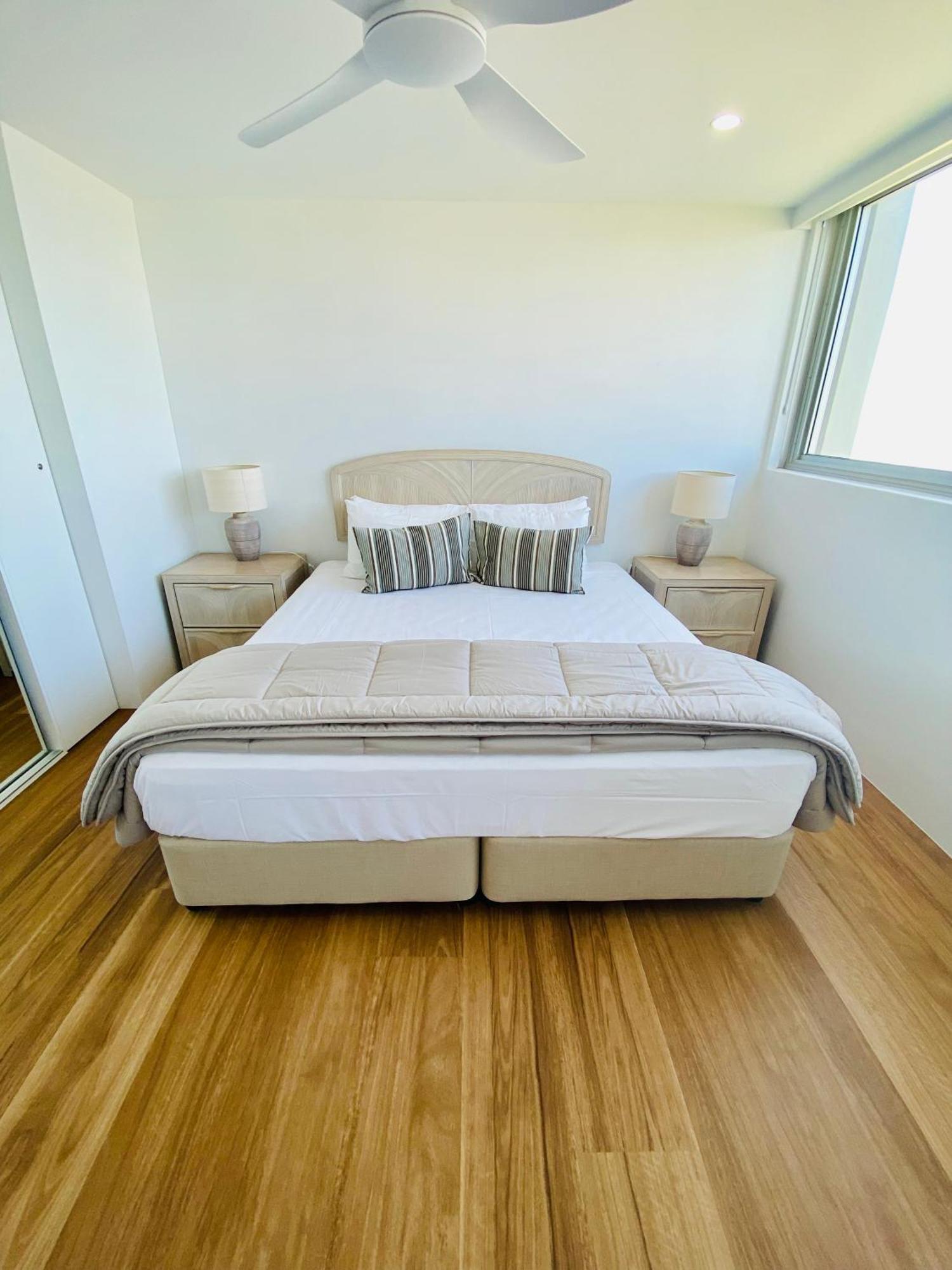 One The Esplanade Apartments On Surfers Paradise Gold Coast Eksteriør billede